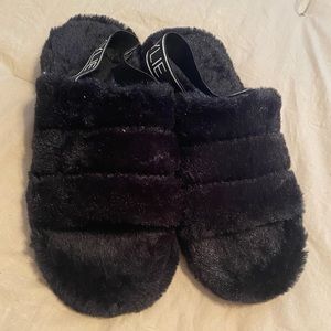 Kendall and Kylie black slippers 9